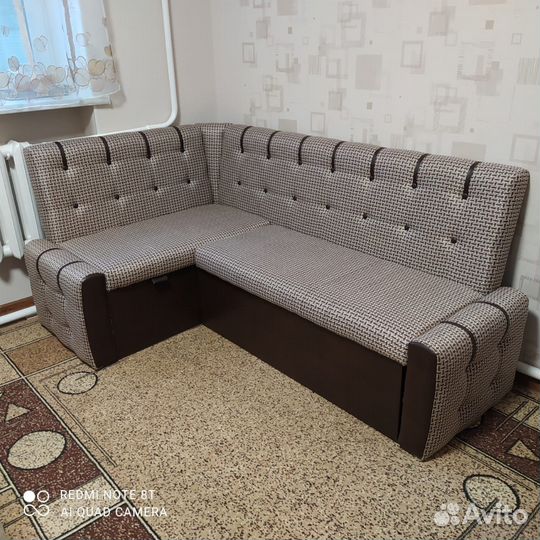Кухонный диван со спальным местом и ящиками