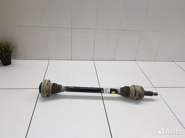 Полуось (привод) задний (левый) (Genesis G80 I)