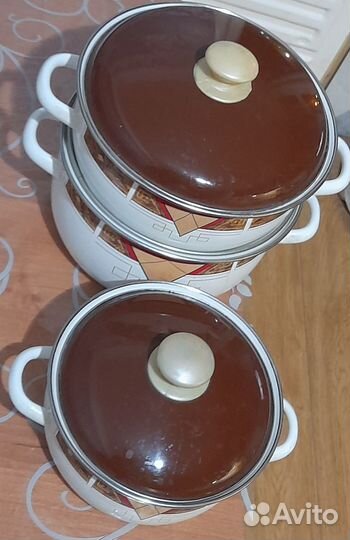 Набор эмалированных кастрюль