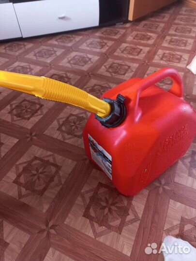 Канистра пластиковая 10 литров для бензина