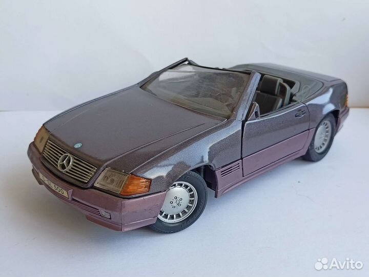 1:18 Maisto Mercedes SL