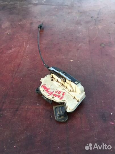 Замок двери задний правый Volkswagen Polo