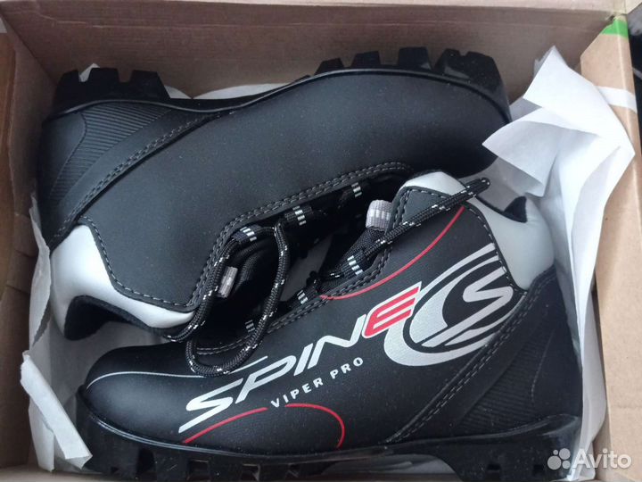 Лыжные ботинки