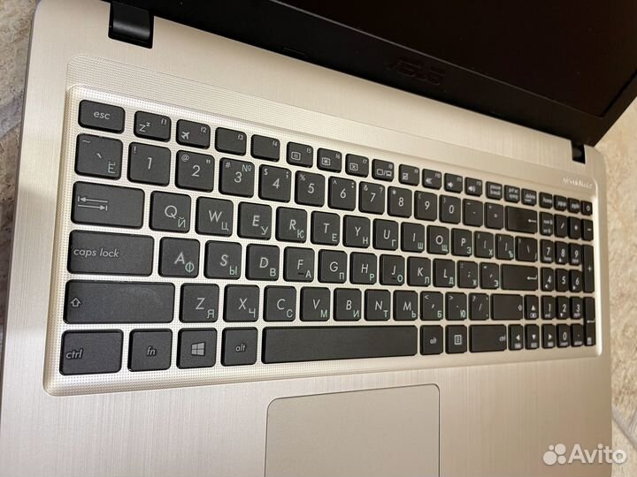 Свежая модель ноутбука Asus