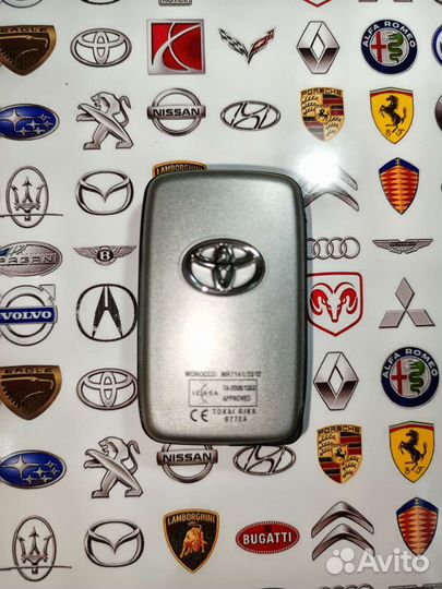 Ключ Toyota Land Cruiser 200 B77EA с работой