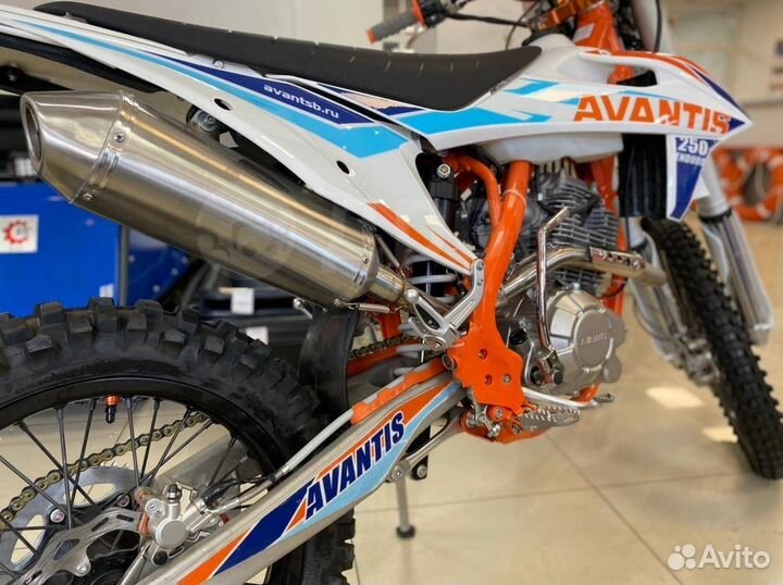 Мотоцикл эндуро Avantis Enduro 250 витрина