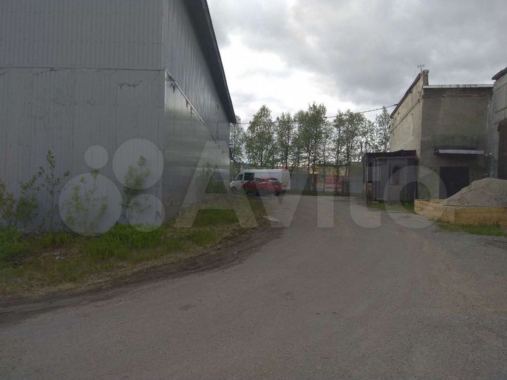 Комплекс зданий, 700 м²