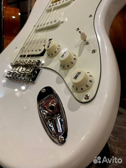 Электрогитара Stratocaster HSS + комбик 40 ват