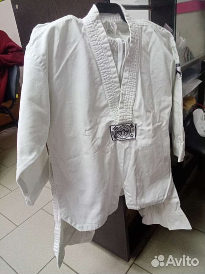 Костюм для занятий единоборством