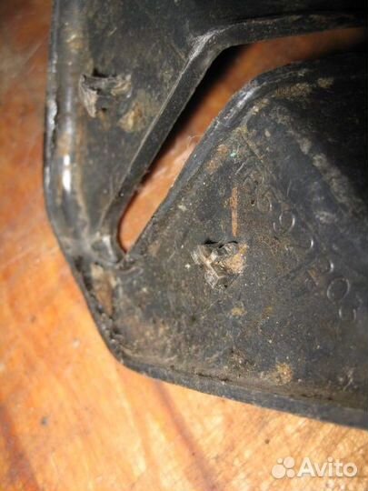 Накладка декоративная Mitsubishi Galant (89-92 год