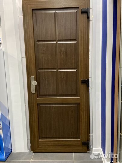 Пластиковые двери с мдф панелями