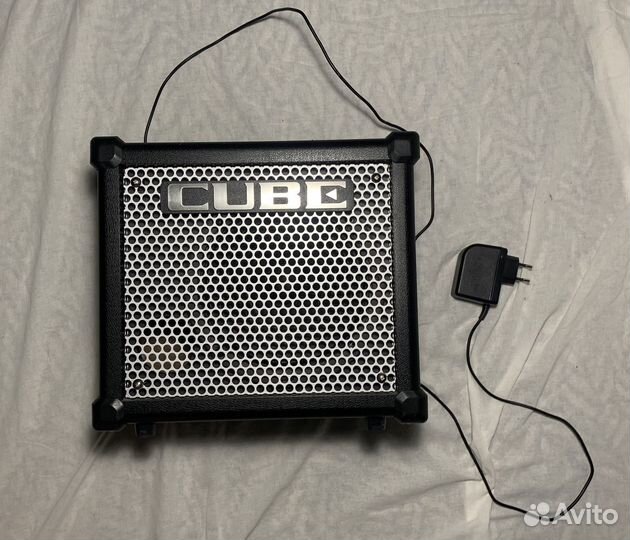 Комбик Roland Cube-10GX