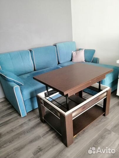 Журнальный столик на колесах трансформер