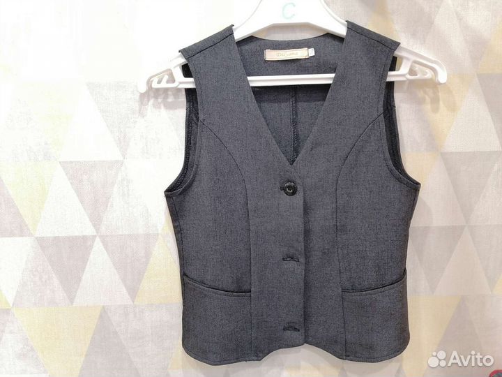 Школьный костюм для девочки 136-140