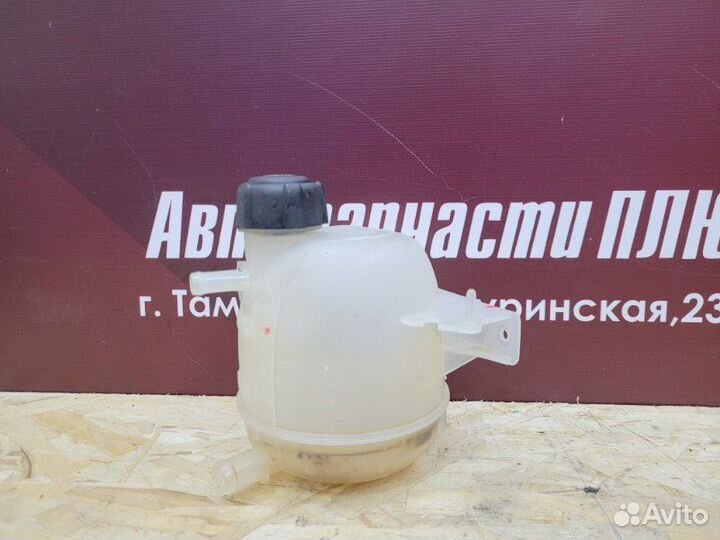 Бачок расширительный Renault Sandero