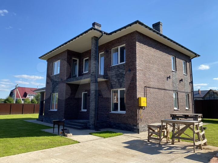 Дом 220 м² на участке 9 сот.