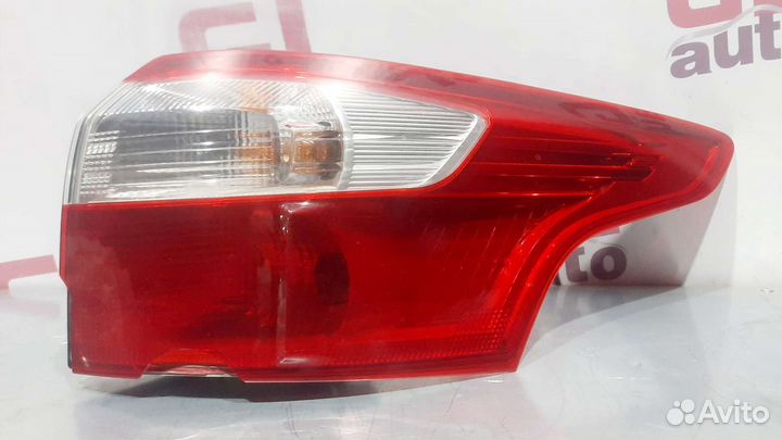 Фанарь задний Форд Фокус 3