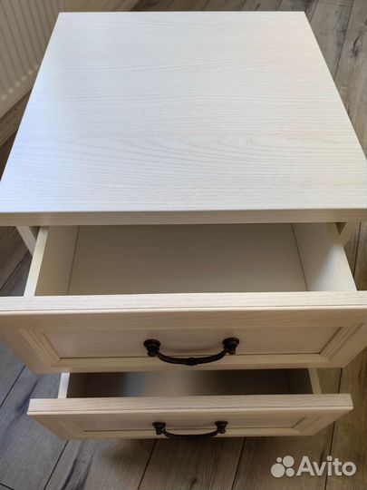 Тумба прикроватная белая