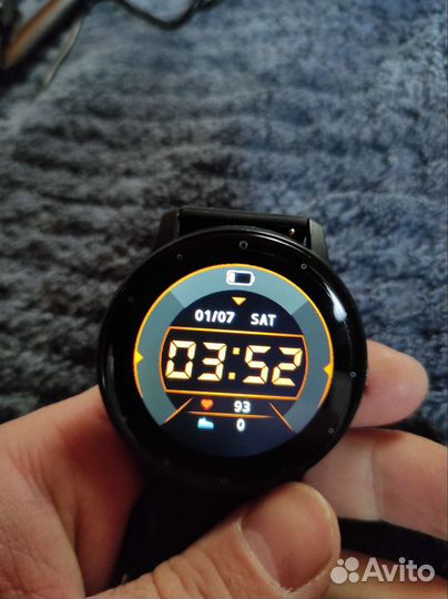 Часы фитнес-трекер
