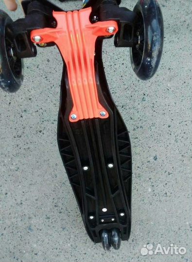 Черный самокат Scooter maxi от 3 до 12 лет новый