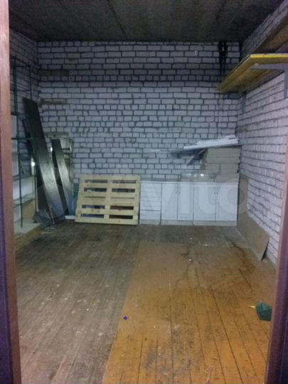 Гараж, > 30 м²