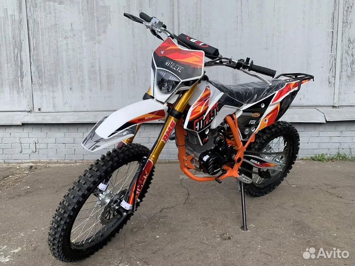 Мотоцикл Regulmoto Athlete 250 21/18 витринный