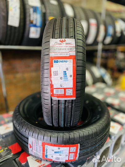 Powertrac Adamas H/P 205/70 R14 95H