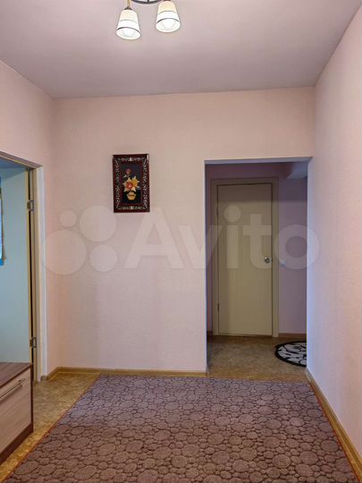 2-к. квартира, 57 м², 3/3 эт.