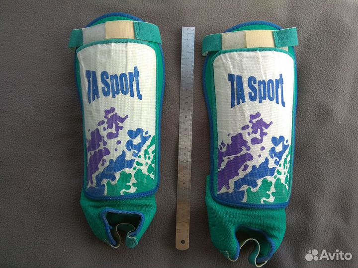 Футбольные щитки