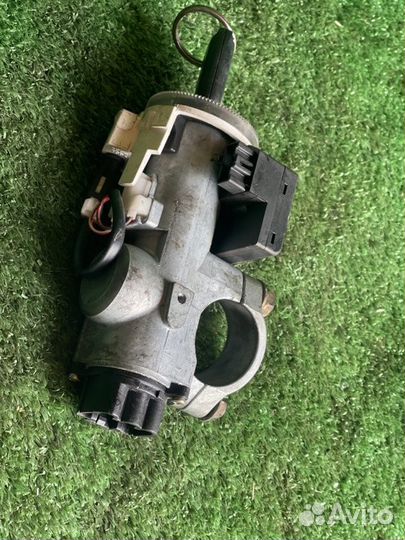 Замок зажигания Nissan Primera P12