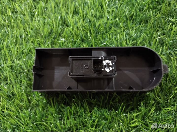 Кнопка стеклоподъемника Opel Zafira (B) II рестайл