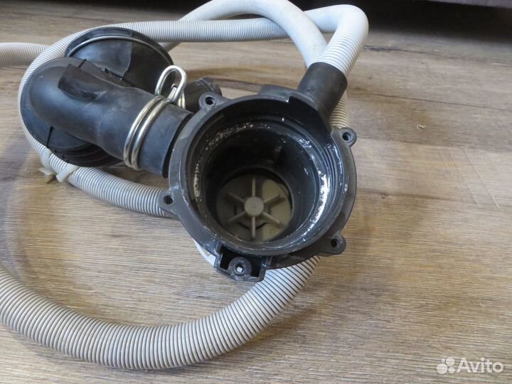 Сливной насос со шлангом Siemens IQ300