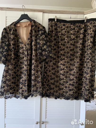 Костюмы в ассортименте