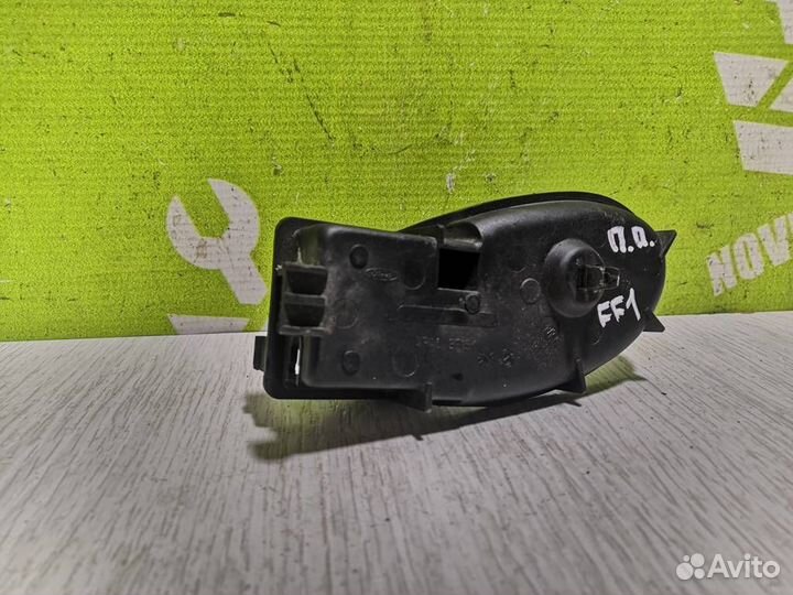 Ручка двери внутренняя правая Форд Фокус 1
