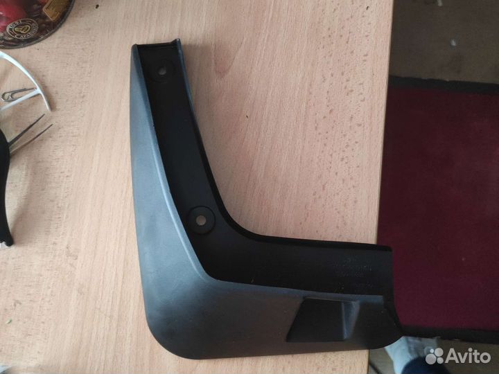 Задний правый брызговик кио рио