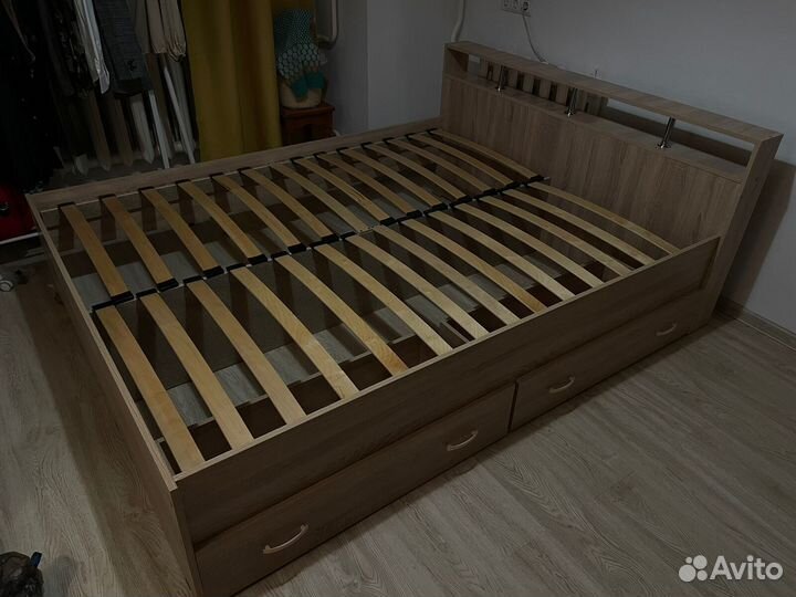 Кровать двухспальная