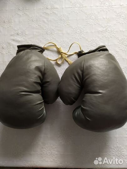 Боксерские перчатки