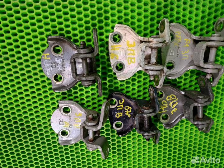 Петля двери задняя правая Acura Mdx YD1 J35A5 2004