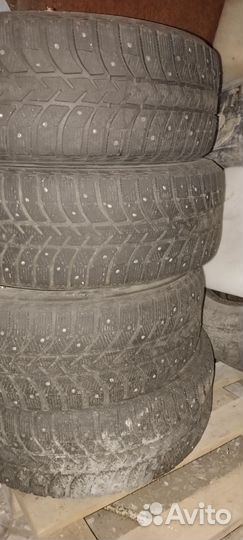 Bridgestone Ice Cruiser 5000 215/60 R16