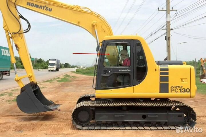 Стекло двери верхнее на экскаватор Komatsu PC130