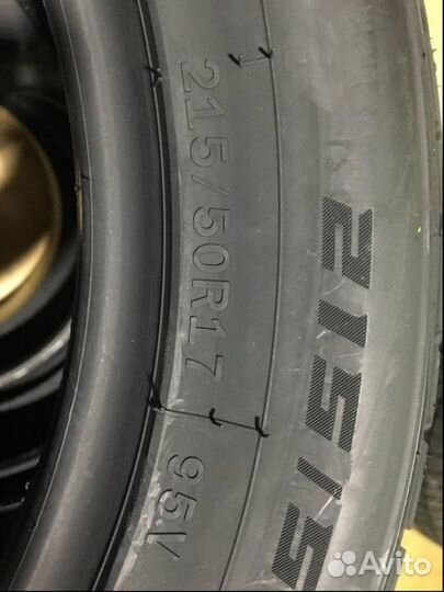 Windforce Snowblazer UHP 215/50 R17 95V