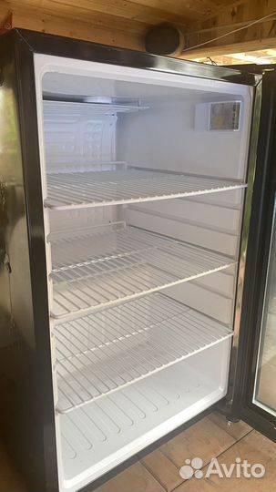 Витринный холодильник