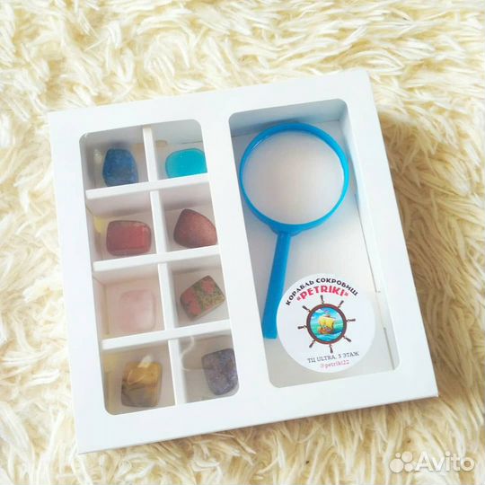 Набор самоцветов с лупой для юных исследователей