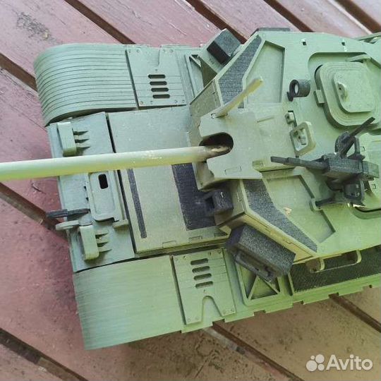 Игрушка модель Танк 1:10-1:12 материал дерево