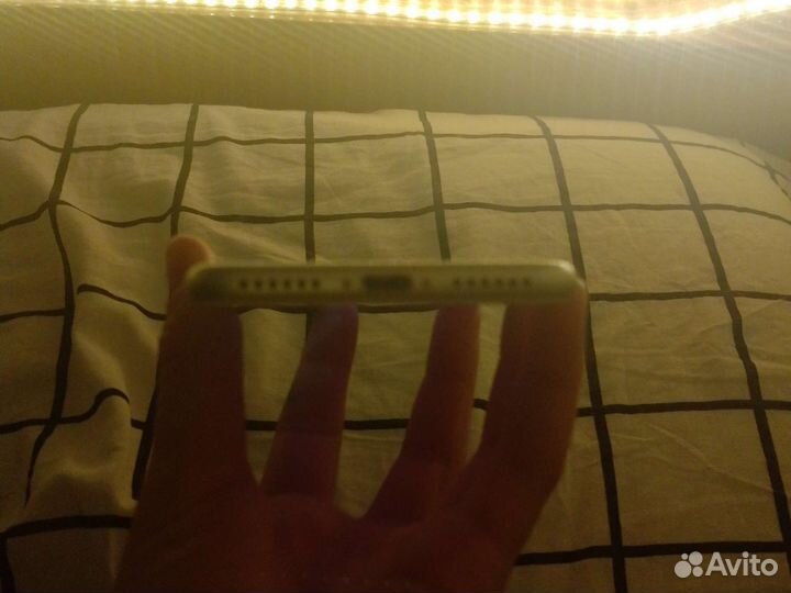 Телефон iPhone 7