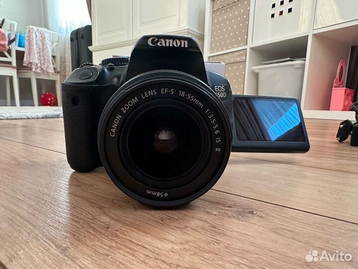 Canon 650D с китовым объектовом 18-55mm