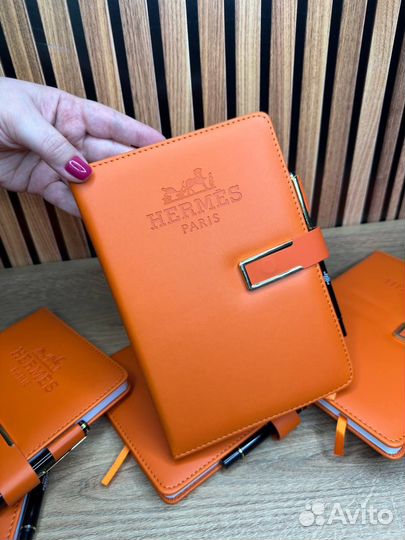 Блокнот с ручкой hermes. Набор gucci. Косметичка