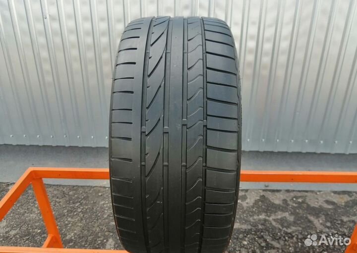 Bridgestone Potenza RE050A 235/35 R19 103P