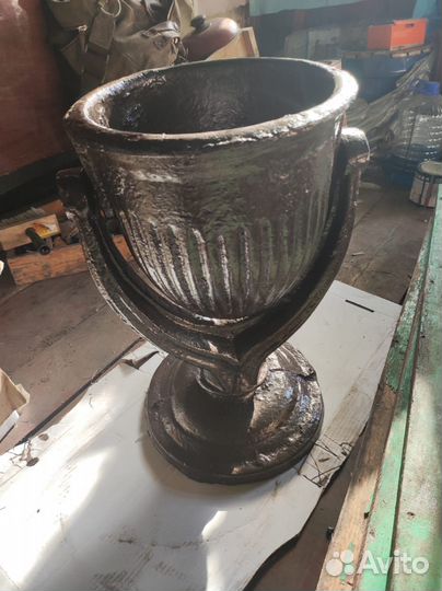 Урна чугунная
