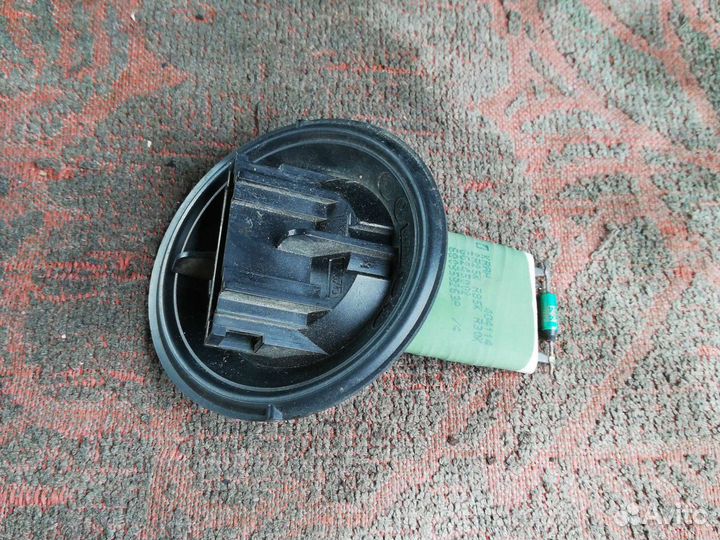 Резистор печки Шкода Рапид